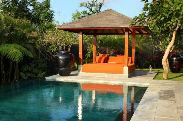 lit jardin avec toit piscine