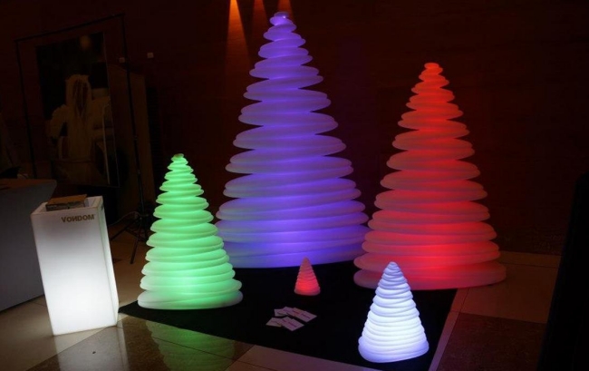 luminaire-LED-Chrismy-lampe-poser-lumière-bleue-verte-rouge-blanche