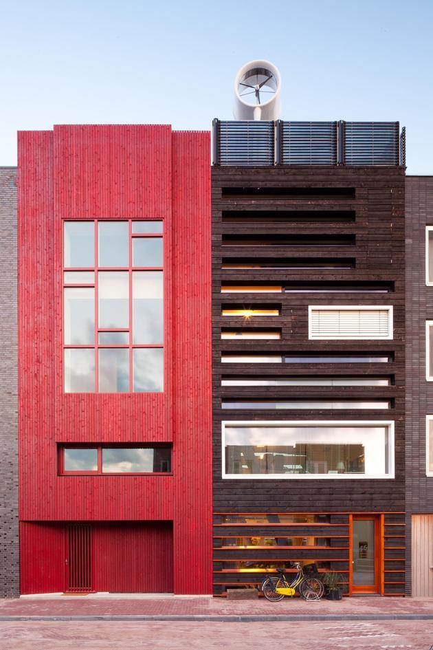 maison ecologique amsterdam bois brule facade rouge