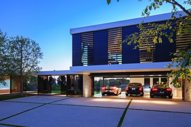maison moderne Laurel Way garage