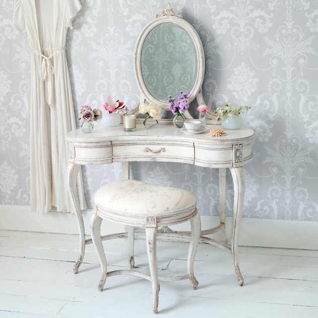 mobilier-chambre-Shabby-Chic-coiffeuse-blanche