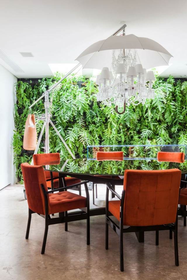 mur vegetalisé salle à manger contemporaine