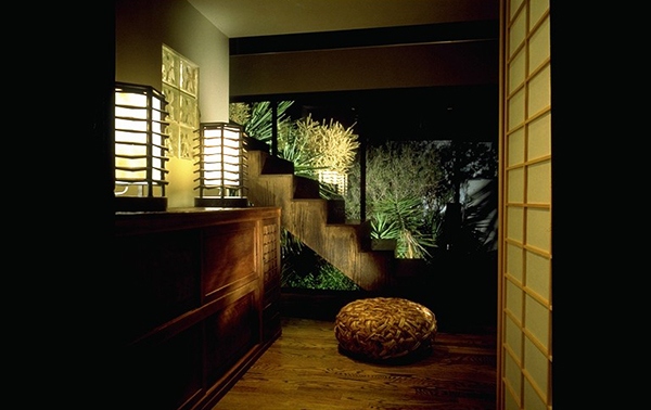 nuit lumiere interieur design japon escalier beton bois