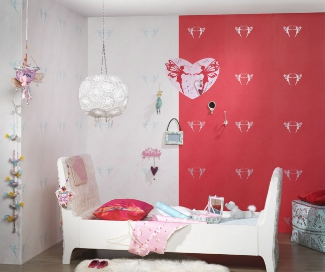 papier-peint-enfant-rose-blanc-motifs-fées-blanches-lit-blanc-chambre-fille papier peint enfant 