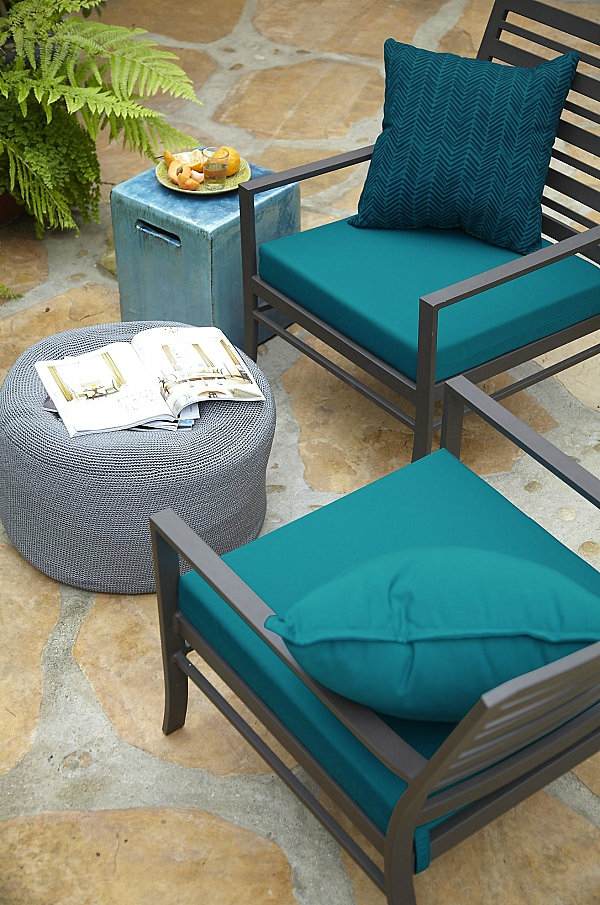 patio meubles coussins bleu motifs
