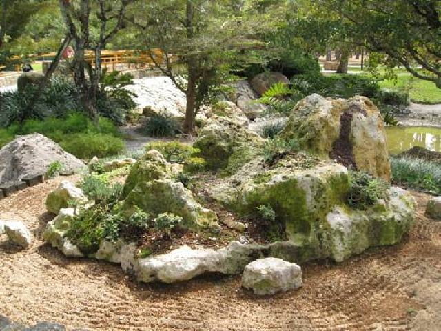 pierres-decoratives-pour-jardin