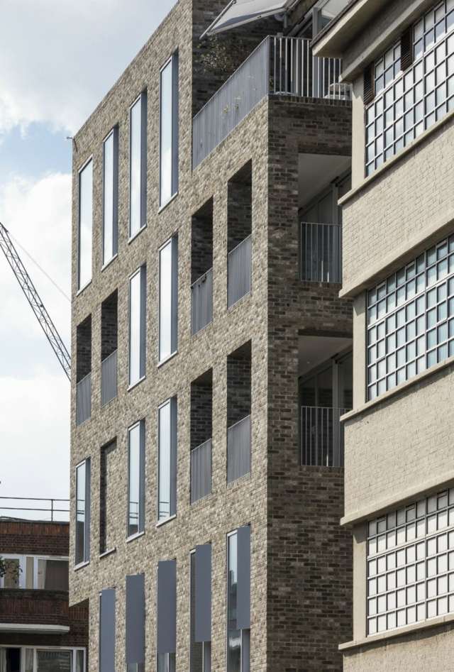 residence architecture moderne verre brique grise
