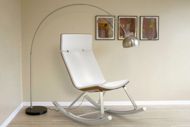 rocking-chair-blanche-moderne-lampe-pied-métallique