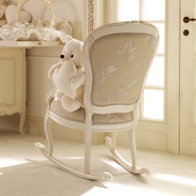 rocking-chair-chambre-bébé-blanc-crème-ours-peluche rocking chair