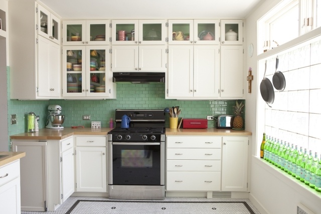 rénovation-cuisine-dosseret-vert-armoires-plafond
