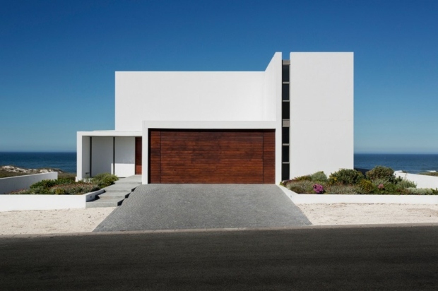 résidence moderne avec garage