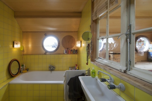 salle de bain respire fraîcheur carrelage jaune citron