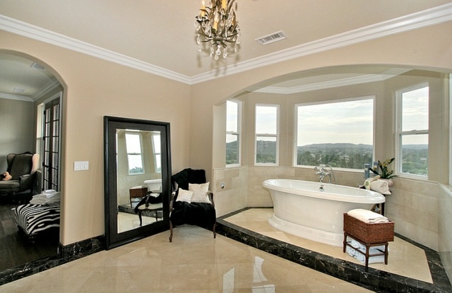 salle de bains spa design classique colonial bow window