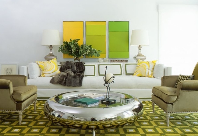 salle-séjour-couleurs-fraîches-accents-muraux-verts-tapis-carreaux-jaunes-coussins-motifs-jaunes