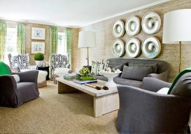 salle-séjour-couleurs-fraîches-arbuste-vert-coussin-accents-mobilier-gris-rideaux-motifs-verts