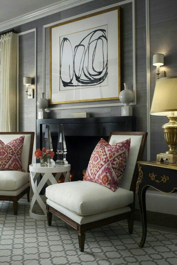 Beau contraste avec meubles classiques et art contemporain style maison tableaux