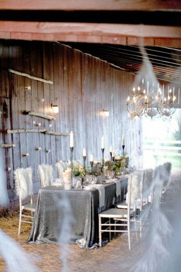 table décorée pour mariage chaises blanches