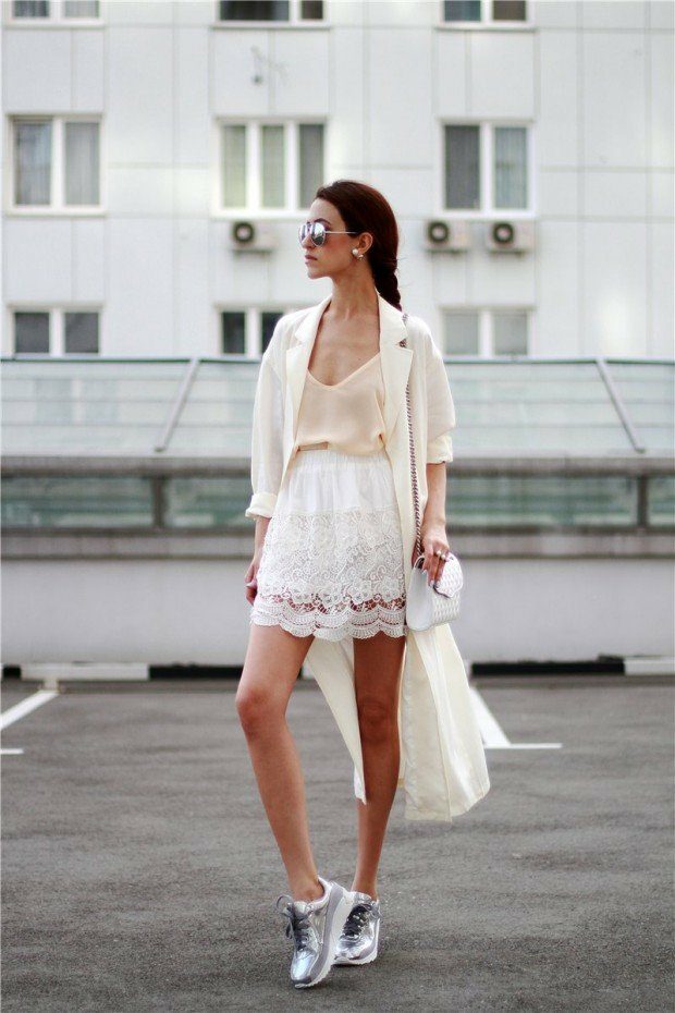 tenue elegante jupe dentelle couleurs claires
