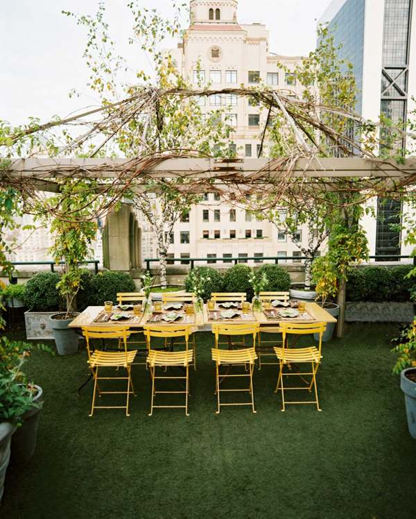 terrasse patio charismatique chaises jaunes