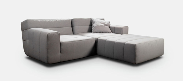 Une variante plus simple de canapé d'angle classique en gris petite espace réduit 